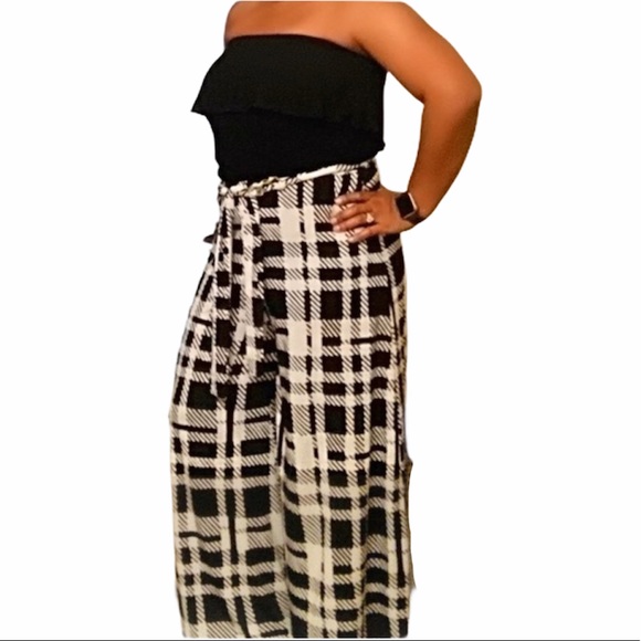 Pants - Off the shoulder black and white palazzo j…